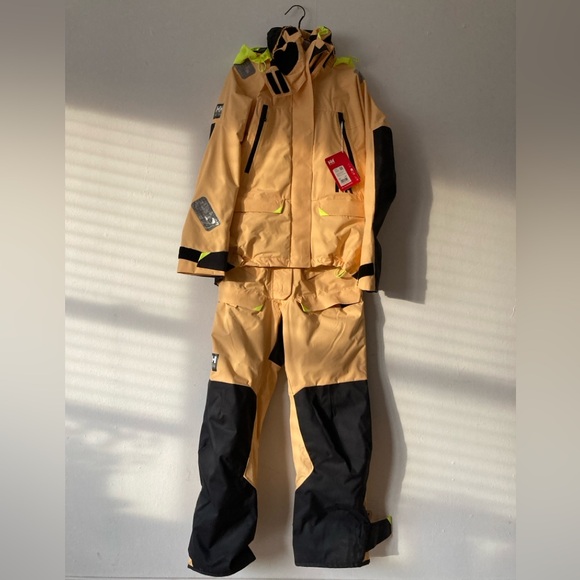 Women’s Helly Hansen Skagen Offshore Jacket & Bibs – Size M – NWT - Picture 2 of 11
